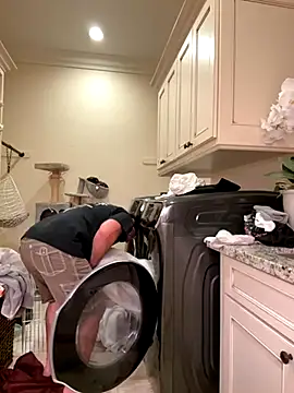 sluttydylan online show from December 3, 3:58 am