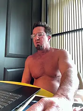 sluttydylan online show from January 6, 7:28 pm