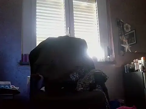 LadyVenere online show from October 12, 3:33 pm