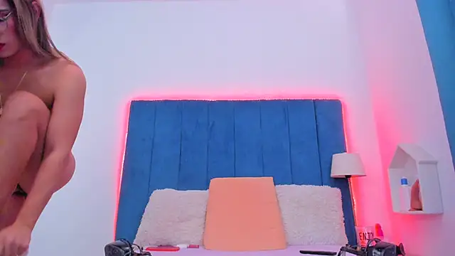 Camiiniieves online show from December 15, 2:52 am