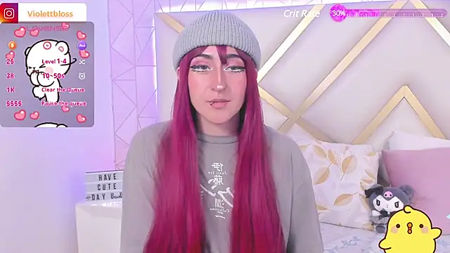 Snapshot of Violettbloss chatting on December 4, 1:25 am Violettbloss online show from December 4, 1:25 am