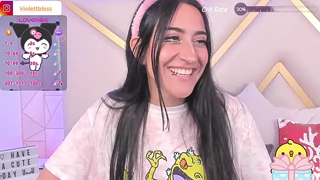 Snapshot of Violettbloss chatting on December 10, 1:32 am Violettbloss online show from December 10, 1:32 am