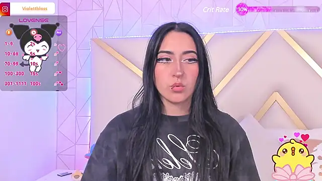Snapshot of Violettbloss chatting on December 10, 10:26 pm Violettbloss online show from December 10, 10:26 pm