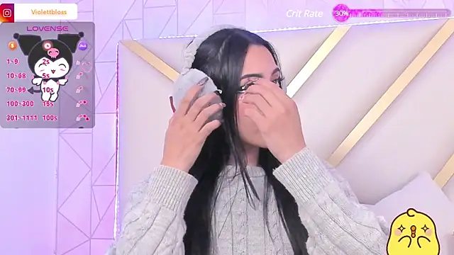 Snapshot of Violettbloss chatting on December 12, 11:03 pm Violettbloss online show from December 12, 11:03 pm