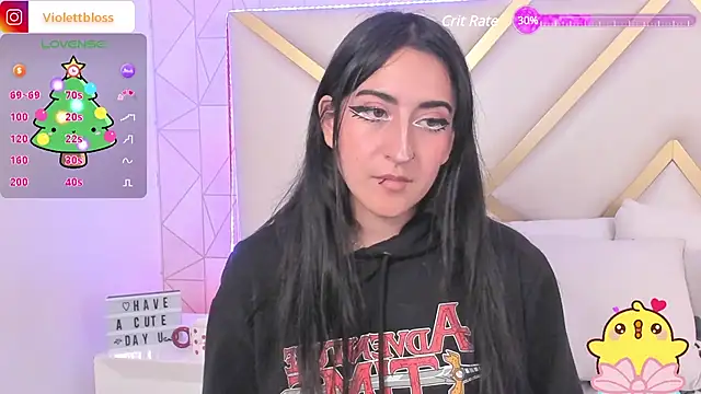 Snapshot of Violettbloss chatting on December 18, 2:10 am Violettbloss online show from December 18, 2:10 am