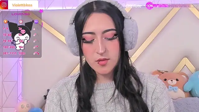 Snapshot of Violettbloss chatting on January 27, 9:22 pm Violettbloss online show from January 27, 9:22 pm
