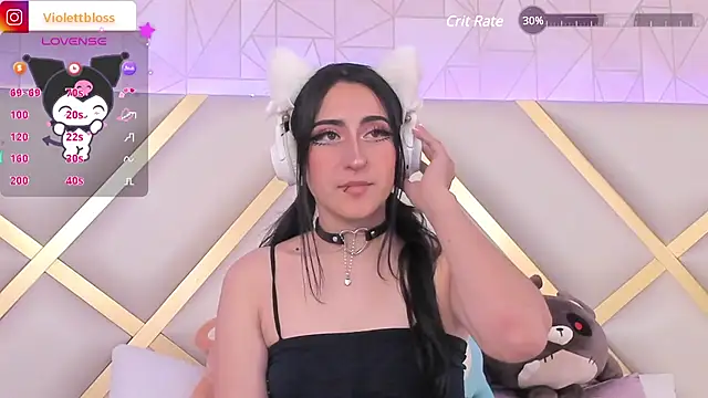Snapshot of Violettbloss chatting on January 29, 12:22 am Violettbloss online show from January 29, 12:22 am