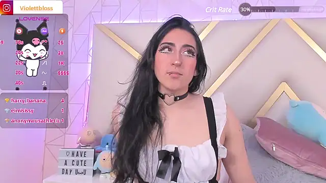 Snapshot of Violettbloss chatting on February 7, 12:20 am Violettbloss online show from February 7, 12:20 am