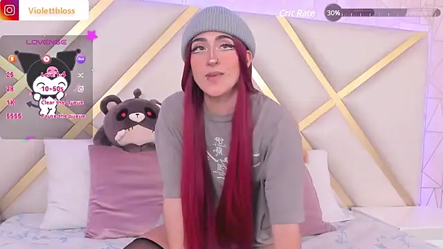 Snapshot of Violettbloss chatting on February 13, 12:13 am Violettbloss online show from February 13, 12:13 am