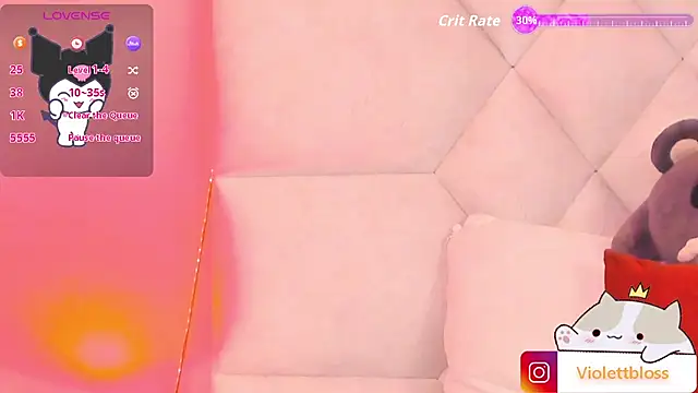 Snapshot of Violettbloss chatting on October 2, 3:13 am Violettbloss online show from October 2, 3:13 am