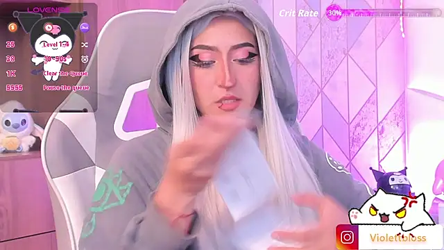 Snapshot of Violettbloss chatting on February 19, 4:08 am Violettbloss online show from February 19, 4:08 am
