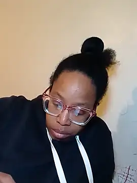 madamsensuale online show from February 25, 5:19 am