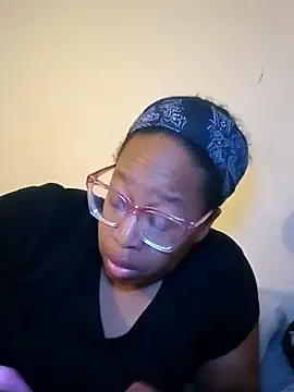 madamsensuale online show from March 1, 2:15 am