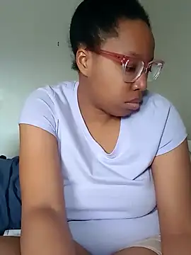 madamsensuale online show from March 1, 9:15 pm