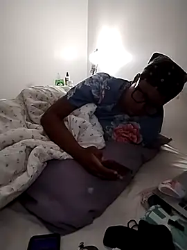 madamsensuale online show from December 15, 4:17 am