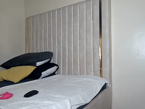 prety lily online show from February 11, 12:48 am