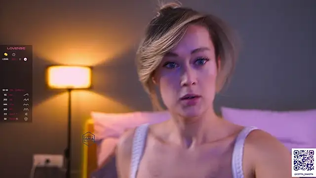 Snapshot of PannaDakota chatting on December 14, 7:47 am PannaDakota online show from December 14, 7:47 am