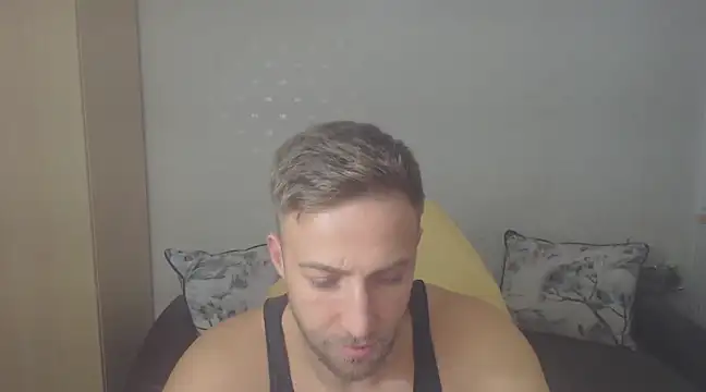 Snapshot of PrinceEagle chatting on December 15, 8:04 pm PrinceEagle online show from December 15, 8:04 pm