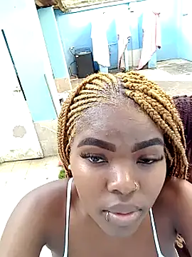 Snapshot of AdelynYasmin chatting on January 22, 9:54 pm AdelynYasmin online show from January 22, 9:54 pm