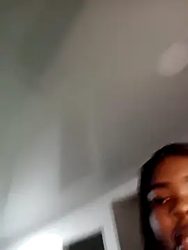 Snapshot of AdelynYasmin chatting on September 10, 9:20 am AdelynYasmin online show from September 10, 9:20 am
