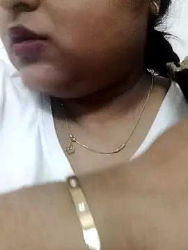 Snapshot of smile_pretty chatting on January 3, 6:35 pm smile pretty online show from January 3, 6:35 pm