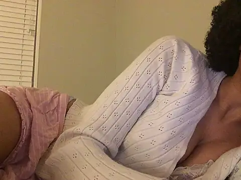 loveofbea online show from January 4, 11:43 am