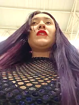 Snapshot of Blushing_Katy chatting on December 15, 12:04 am Blushing Katy online show from December 15, 12:04 am