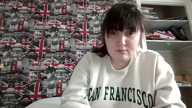 Lynylou online show from October 3, 8:55 am