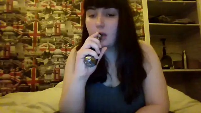 Lynylou online show from December 21, 8:38 pm