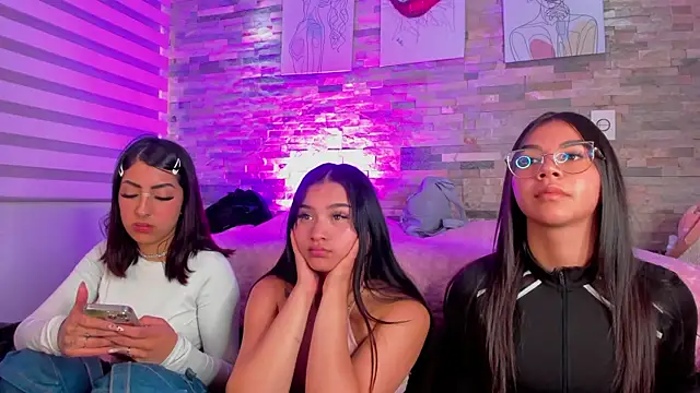 Snapshot of kendall_as chatting on December 4, 8:18 pm kendall as online show from December 4, 8:18 pm