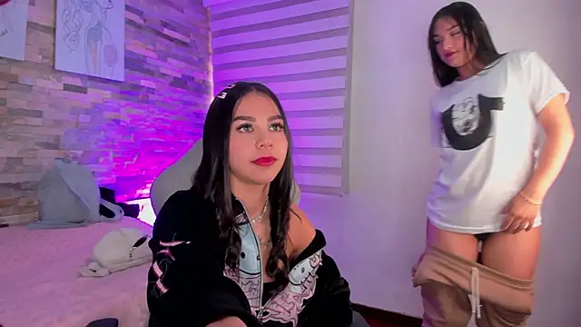 Snapshot of kendall_as chatting on December 6, 4:17 pm kendall as online show from December 6, 4:17 pm