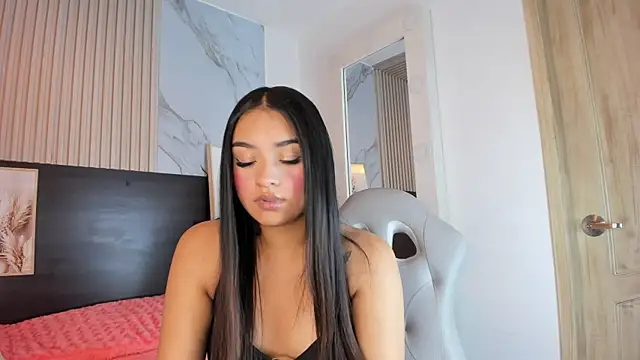 Snapshot of kendall_as chatting on February 24, 9:43 am kendall as online show from February 24, 9:43 am