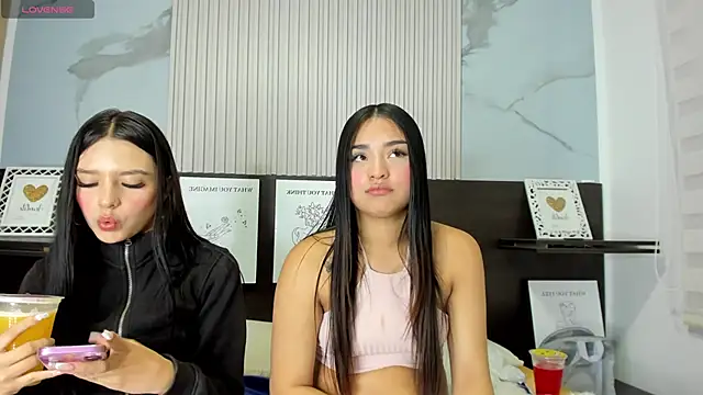 Snapshot of kendall_as chatting on March 12, 3:57 am kendall as online show from March 12, 3:57 am