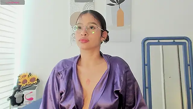 Snapshot of SeleneClark chatting on March 4, 6:25 pm SeleneClark online show from March 4, 6:25 pm