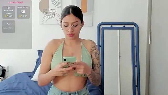 Snapshot of SeleneClark chatting on March 11, 6:47 pm SeleneClark online show from March 11, 6:47 pm