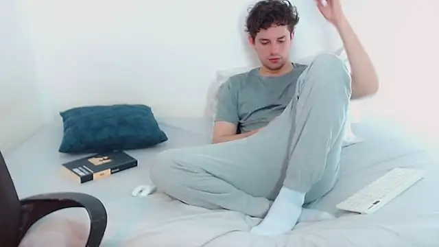 Elio555 online show from December 4, 4:49 pm