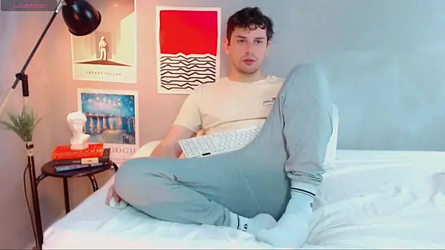 Snapshot of Elio555 chatting on October 11, 3:32 pm Elio555 online show from October 11, 3:32 pm