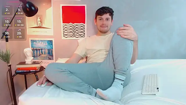 Snapshot of Elio555 chatting on October 17, 8:44 pm Elio555 online show from October 17, 8:44 pm