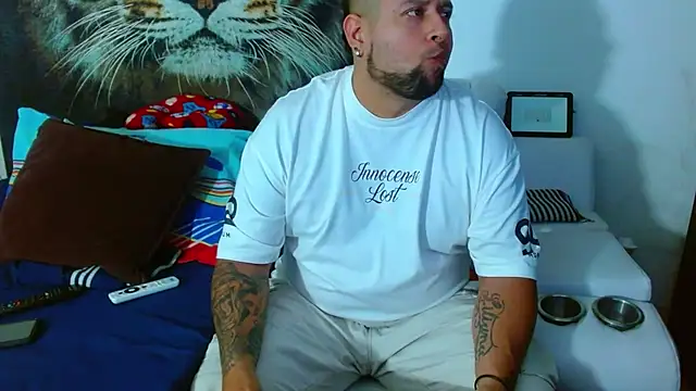 Snapshot of Michaell_Myerss_ chatting on October 30, 11:55 am Michaell Myerss online show from October 30, 11:55 am