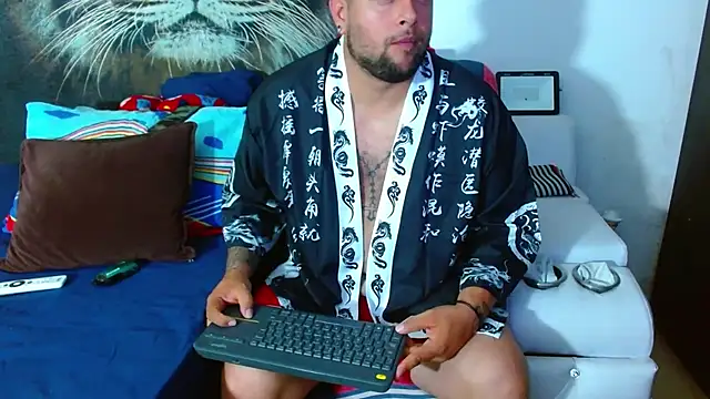 Snapshot of Michaell_Myerss_ chatting on November 7, 1:22 pm Michaell Myerss online show from November 7, 1:22 pm