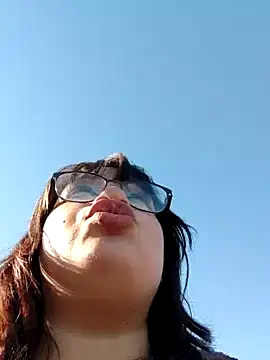 Snapshot of Angiee2001 chatting on February 3, 11:15 pm Angiee2001 online show from February 3, 11:15 pm