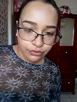 Snapshot of Angiee2001 chatting on March 18, 4:59 pm Angiee2001 online show from March 18, 4:59 pm