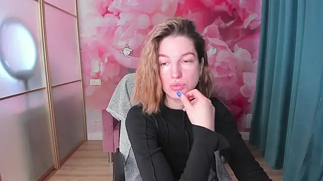 EmilyWalkeri online show from January 27, 8:07 am