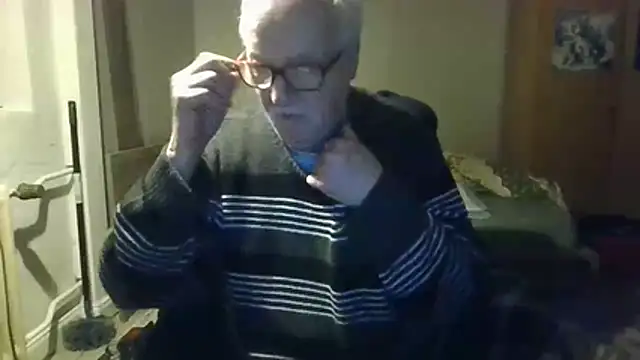 Snapshot of Sammy1660 chatting on March 21, 4:17 am Sammy1660 online show from March 21, 4:17 am