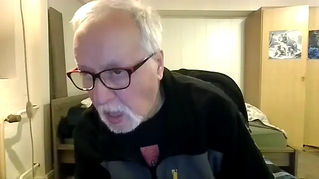 Snapshot of Sammy1660 chatting on May 1, 10:25 pm Sammy1660 online show from May 1, 10:25 pm