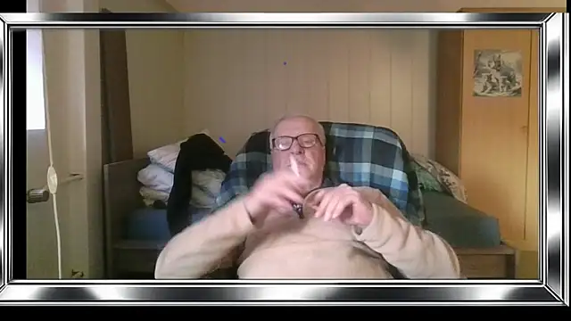 Snapshot of Sammy1660 chatting on May 18, 4:02 pm Sammy1660 online show from May 18, 4:02 pm