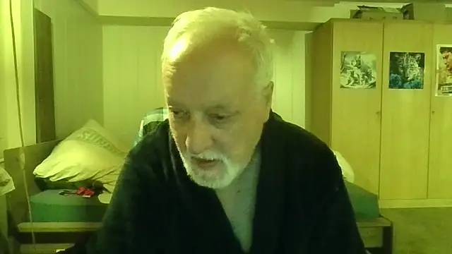 Snapshot of Sammy1660 chatting on August 4, 12:25 am Sammy1660 online show from August 4, 12:25 am
