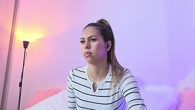 Cristel Boom online show from December 17, 1:06 pm