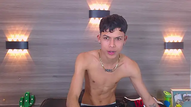 Snapshot of Levis_Montes chatting on January 9, 5:00 pm Levis Montes online show from January 9, 5:00 pm