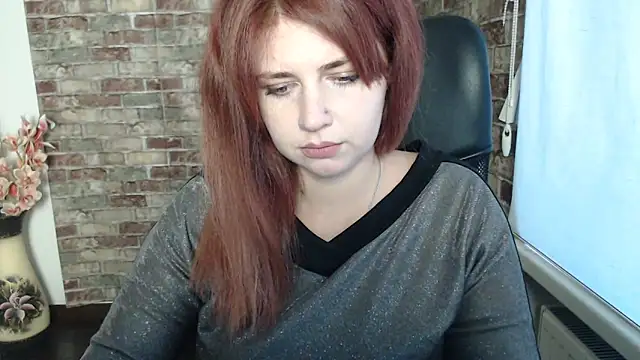 Snapshot of Lizzy_Love chatting on December 4, 1:09 pm Lizzy Love online show from December 4, 1:09 pm